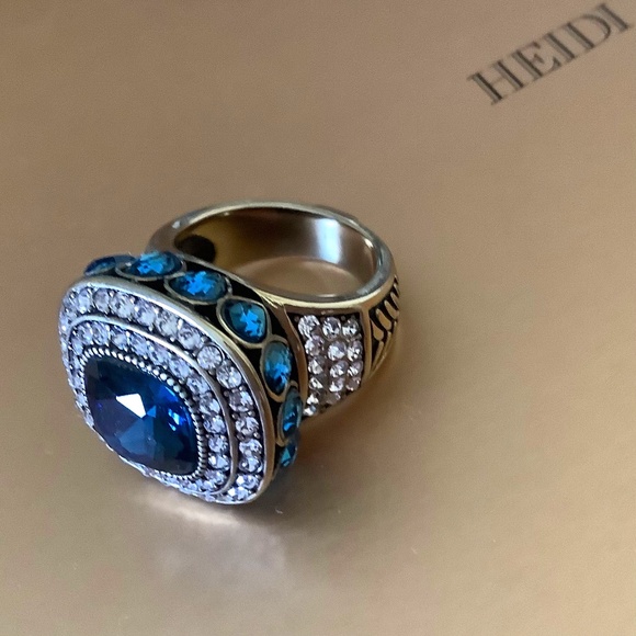 Heidi Daus “Take That” Montana Blue Crystal Ring SZ 10 - Picture 1 of 13